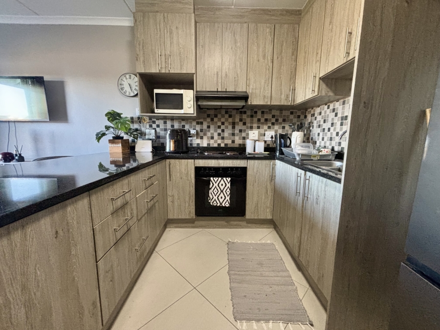 To Let 2 Bedroom Property for Rent in Buh Rein Estate Western Cape